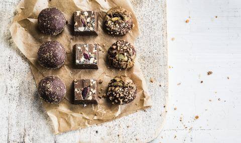 Deliciously Organic with 100% organic ingredients, made by Johanna Le Pape, healthy pastry chef